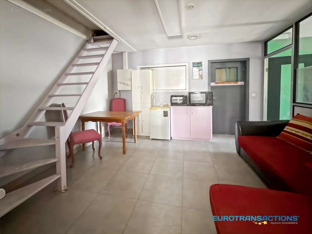 Local commercial avec vitrine – 70 m² – Zone commerciale Schweighouse - photo 3