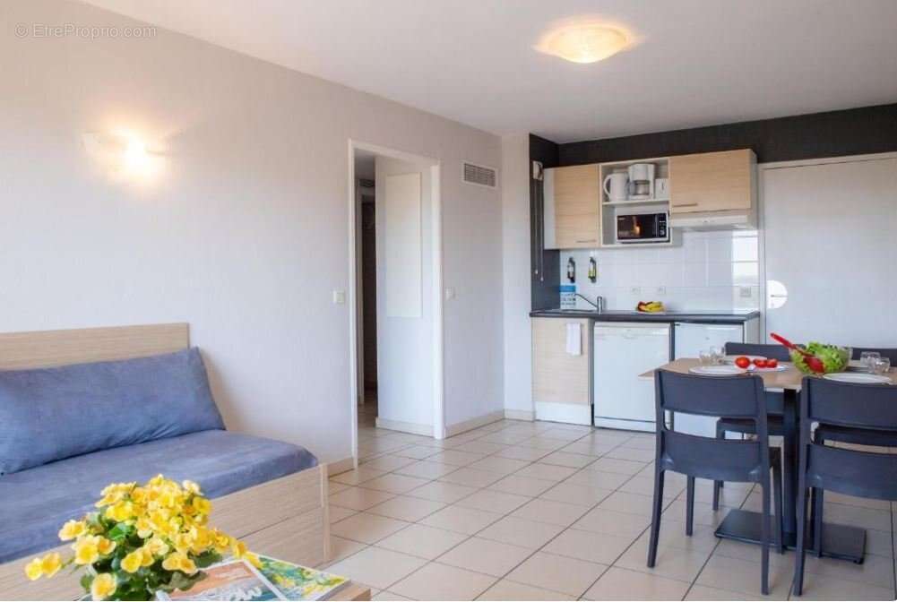 INVESTISSEMENT LOCATIF  Fréjus  Résidence Tourisme Zenitude Hôtel-Résidences La Tour de Mare  6,54 % de rentabilité - photo 3