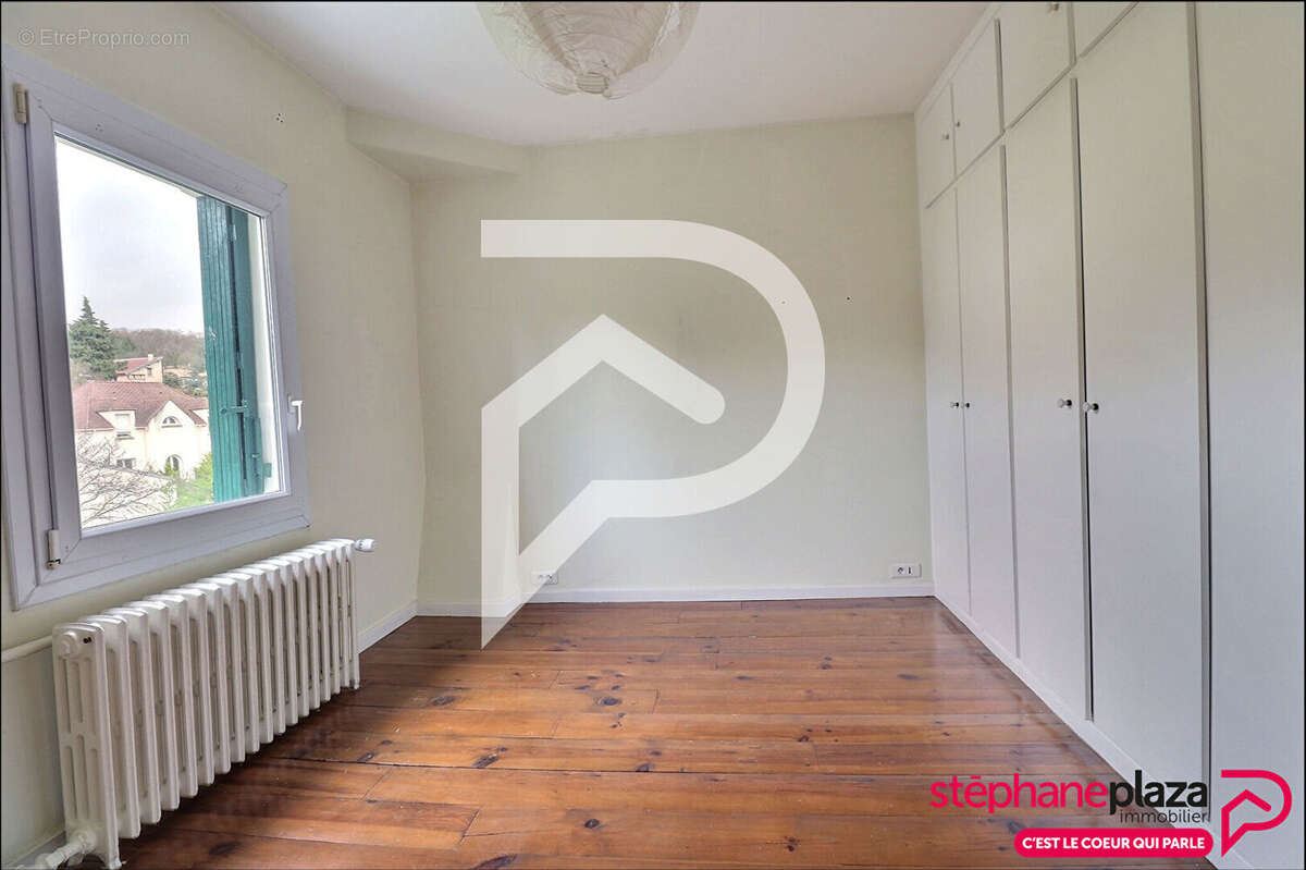 Maison à LE MESNIL-LE-ROI