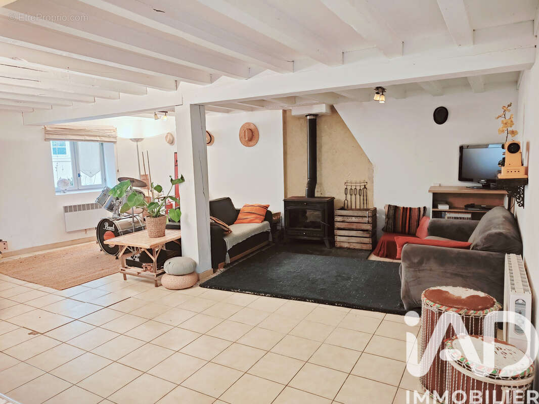 Maison 135 m² à Bonnes  - photo 2