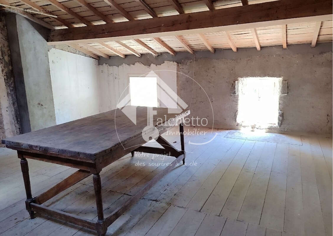 Maison à AYDAT