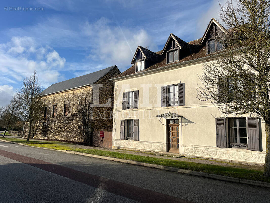 Maison à LE MELE-SUR-SARTHE