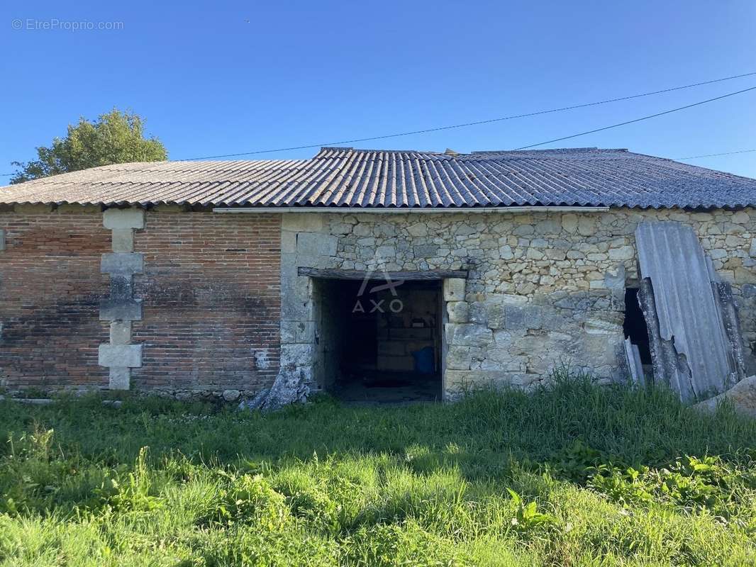 Maison à SAINT-GENES-DE-FRONSAC