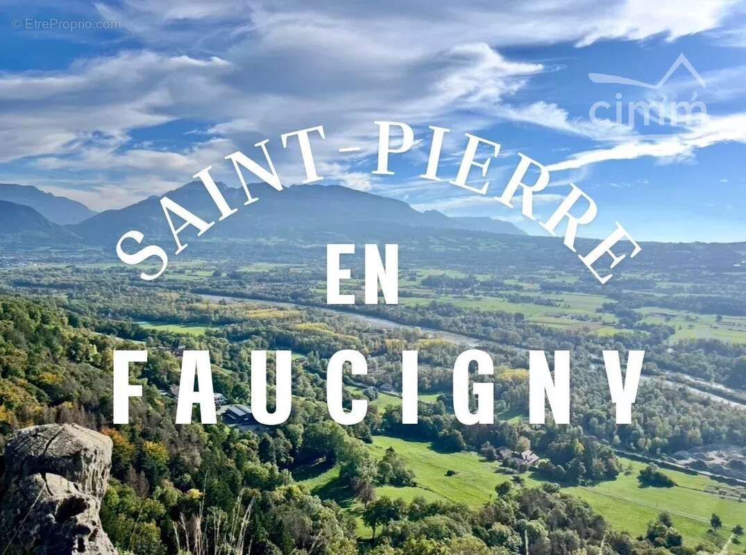 Parking à SAINT-PIERRE-EN-FAUCIGNY