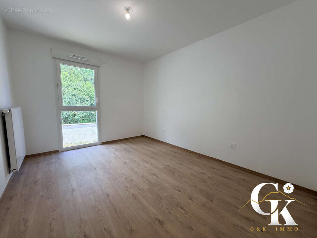 Appartement à SAINT-PAUL-DE-VARCES