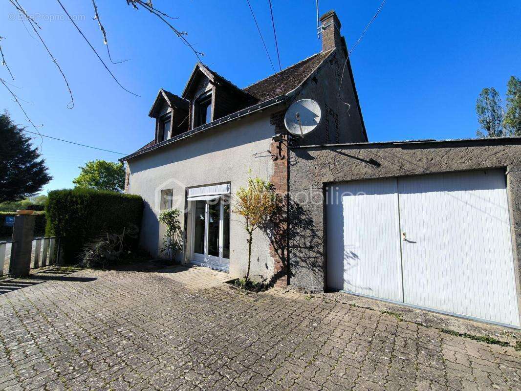 Maison à SAINT-LAURENT-EN-GATINES
