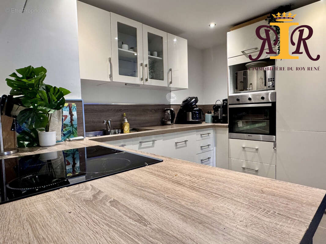 Appartement à CHATEAUNEUF-LE-ROUGE