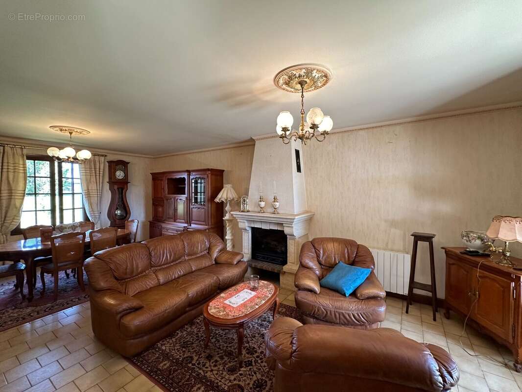 Maison à MONTGIVRAY