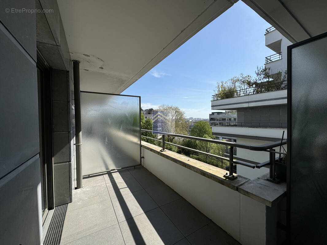 Appartement à COURBEVOIE