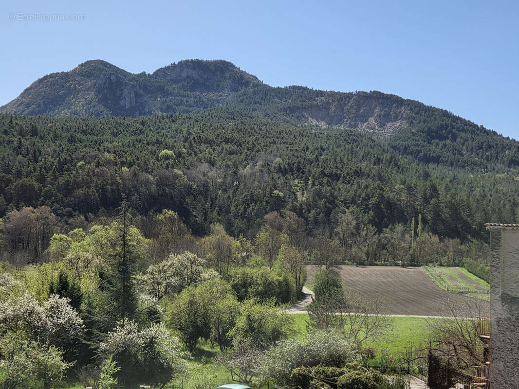 Maison à LA MOTTE-CHALANCON