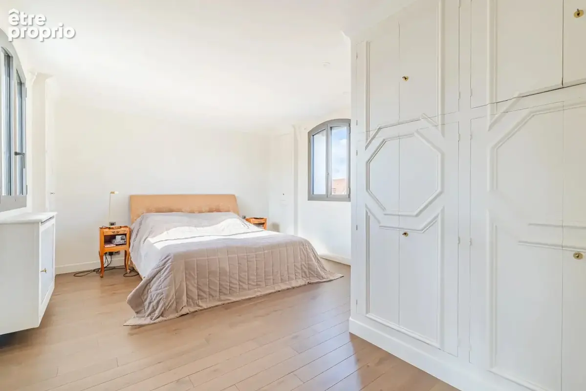 Maison de caractère en pierre de taille avec jardin - 7 pièces - photo 18