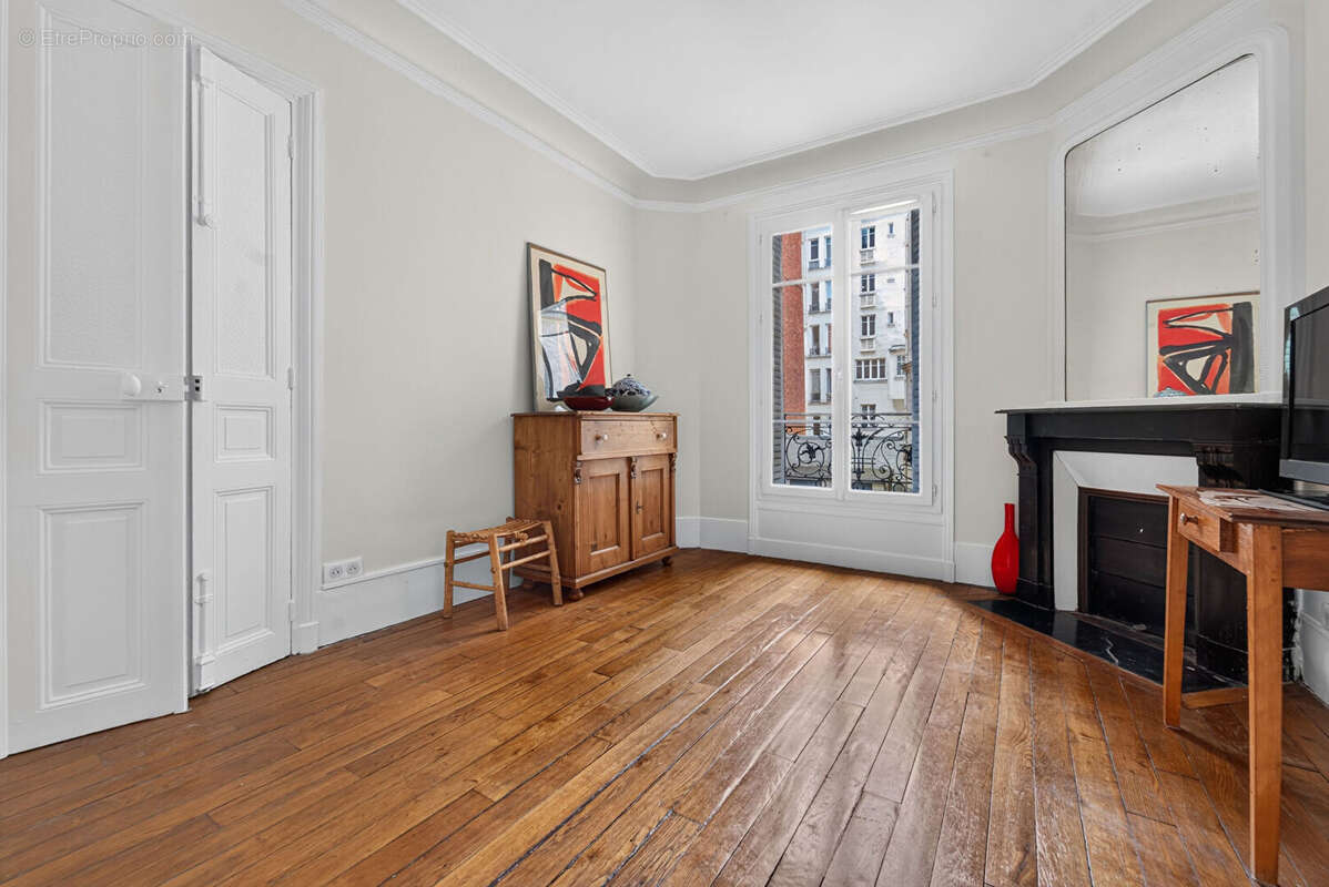 Appartement à PARIS-20E