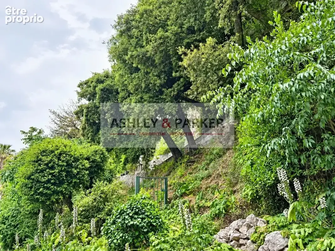 NICE GAIRAUT – VILLA LAETITIA – Appartement 4 pièces de caractère avec volumes, mezzanine, vue verdure et extérieur à aménager - photo 34