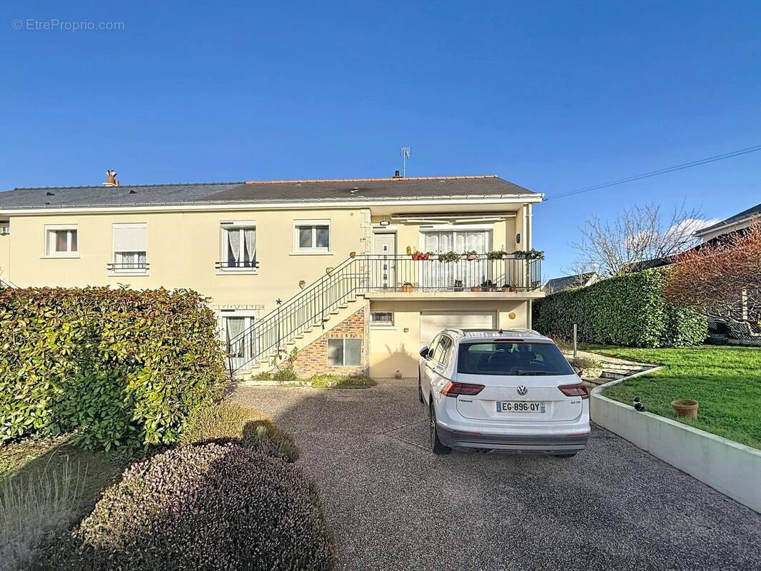 Maison à MONTBAZON