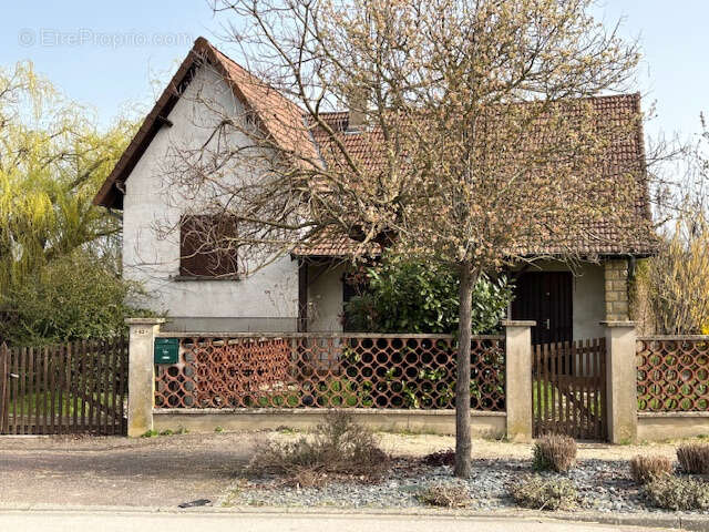 Maison à GARNAT-SUR-ENGIEVRE