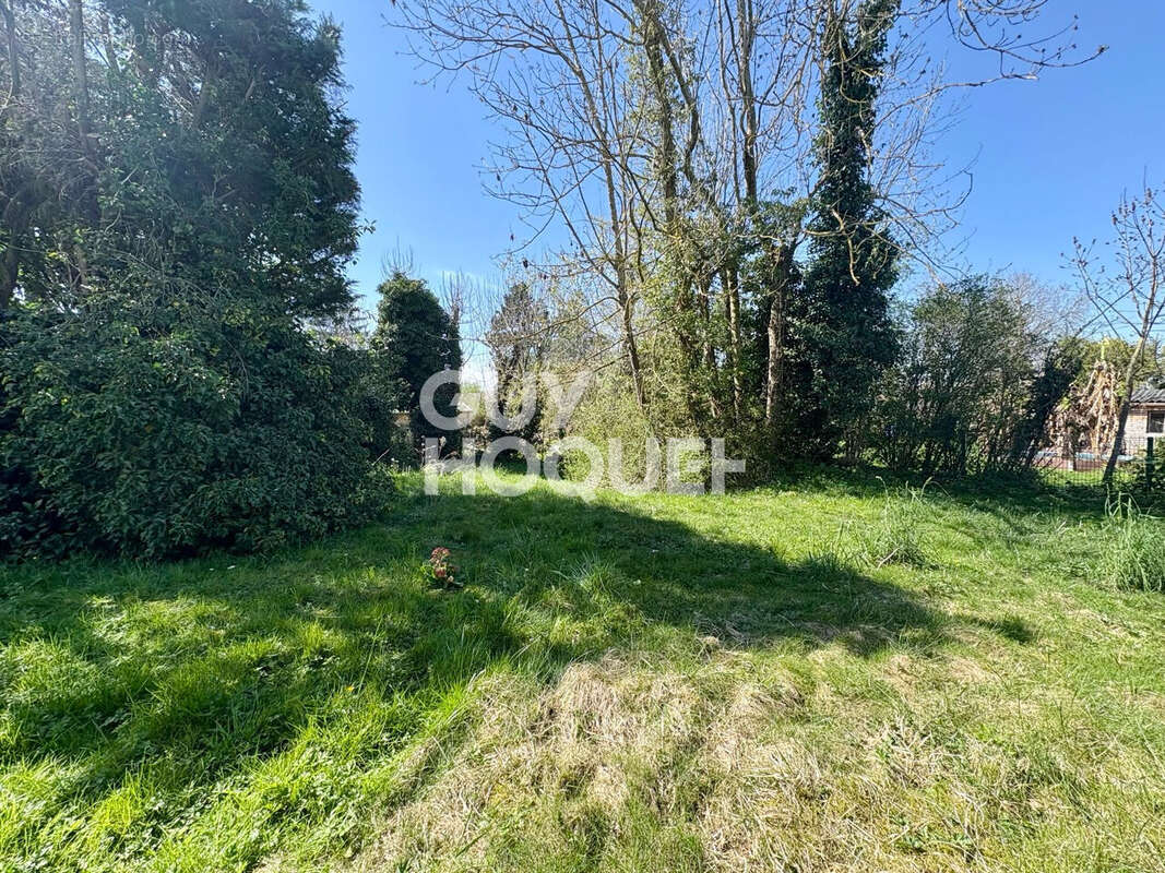 Terrain à CHESSY