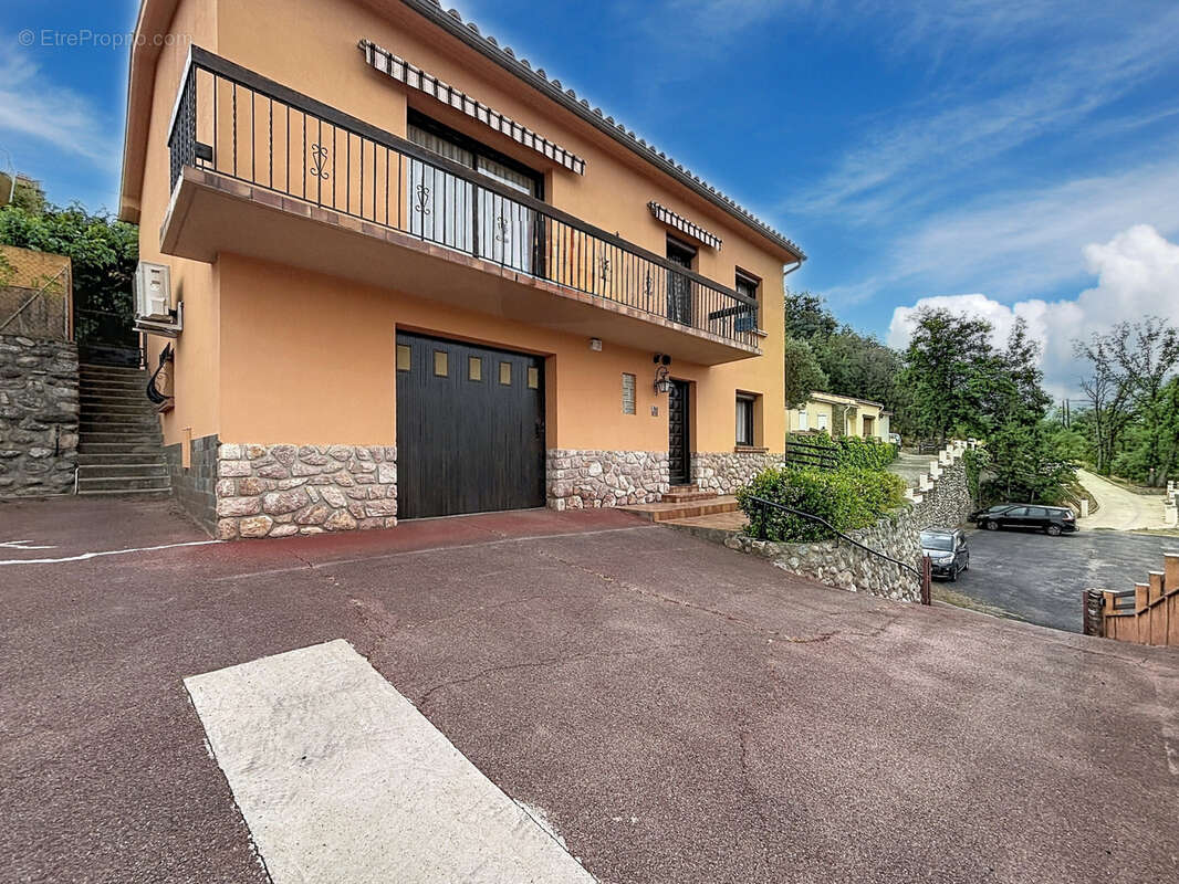 Maison de caractère avec jardin   Un beau potentiel à exploiter à Codalet - photo 15