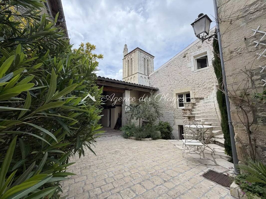 Maison à MESCHERS-SUR-GIRONDE