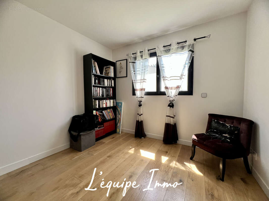 Contemporaine plain pied 154m2 sur 935m2 de terrain - photo 12