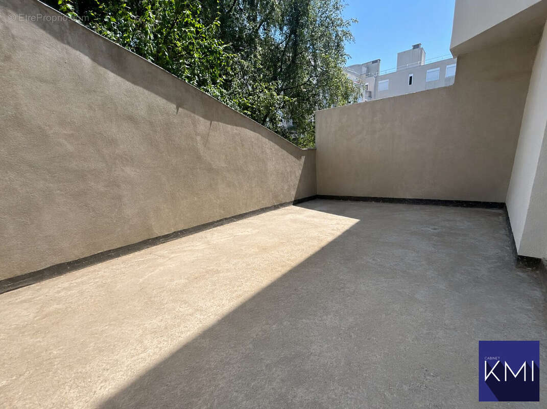 Appartement à PARIS-20E