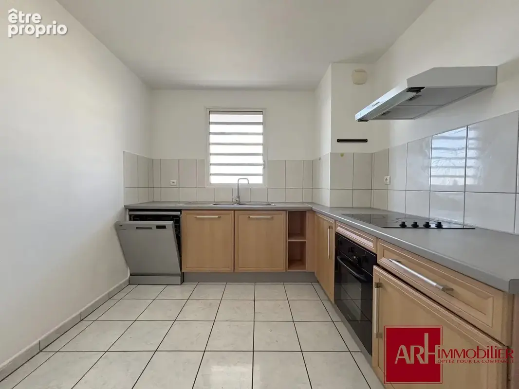 Appartement 4 pièces 90 m² à vendre à Saint-Denis (97400) - photo 3