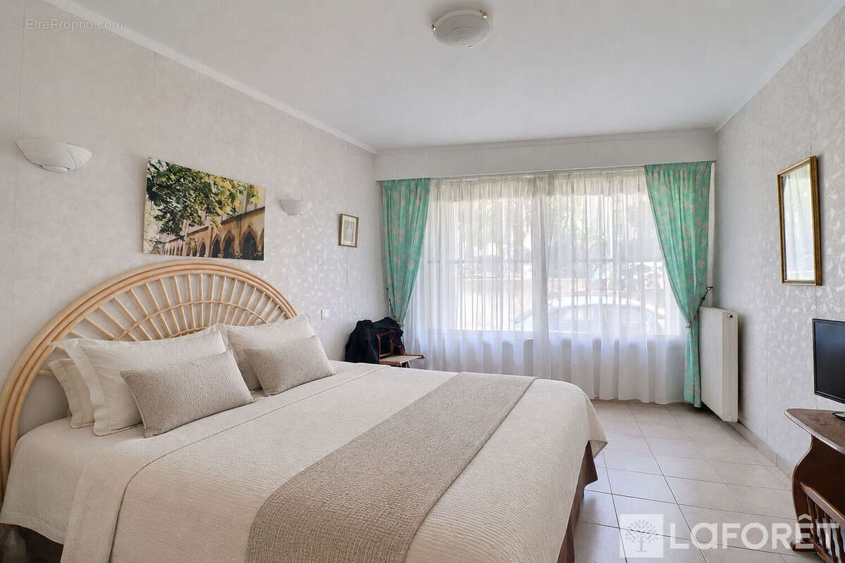 RARE À LA VENTE  , Appartement 3 pièces en plein coeur du Triangle d'Or de Saint-Raphaël, à 1 minute de la mer - photo 6