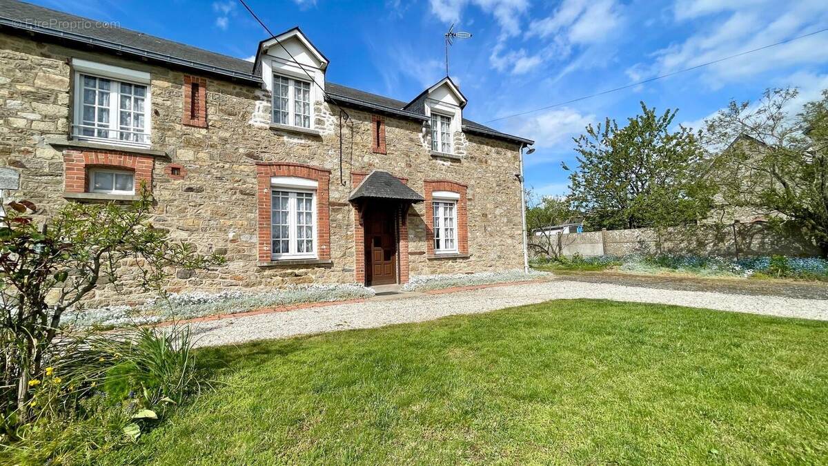 Photo 1 - Maison à ARON