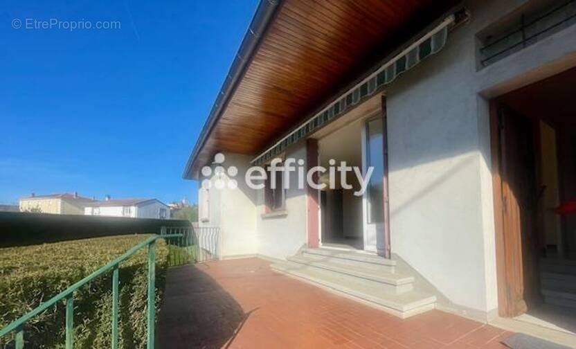 Maison à ROUSSILLON