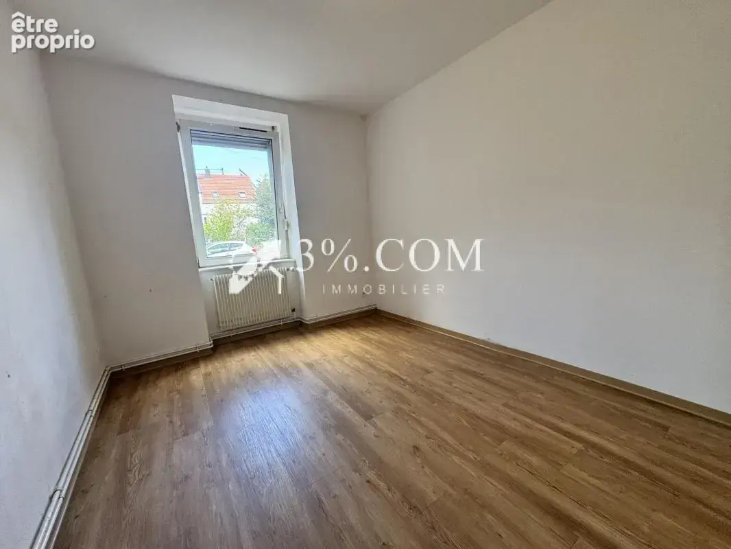 3%COM  Bel appartement F4 avec 3 chambres - balcon - parking - photo 9