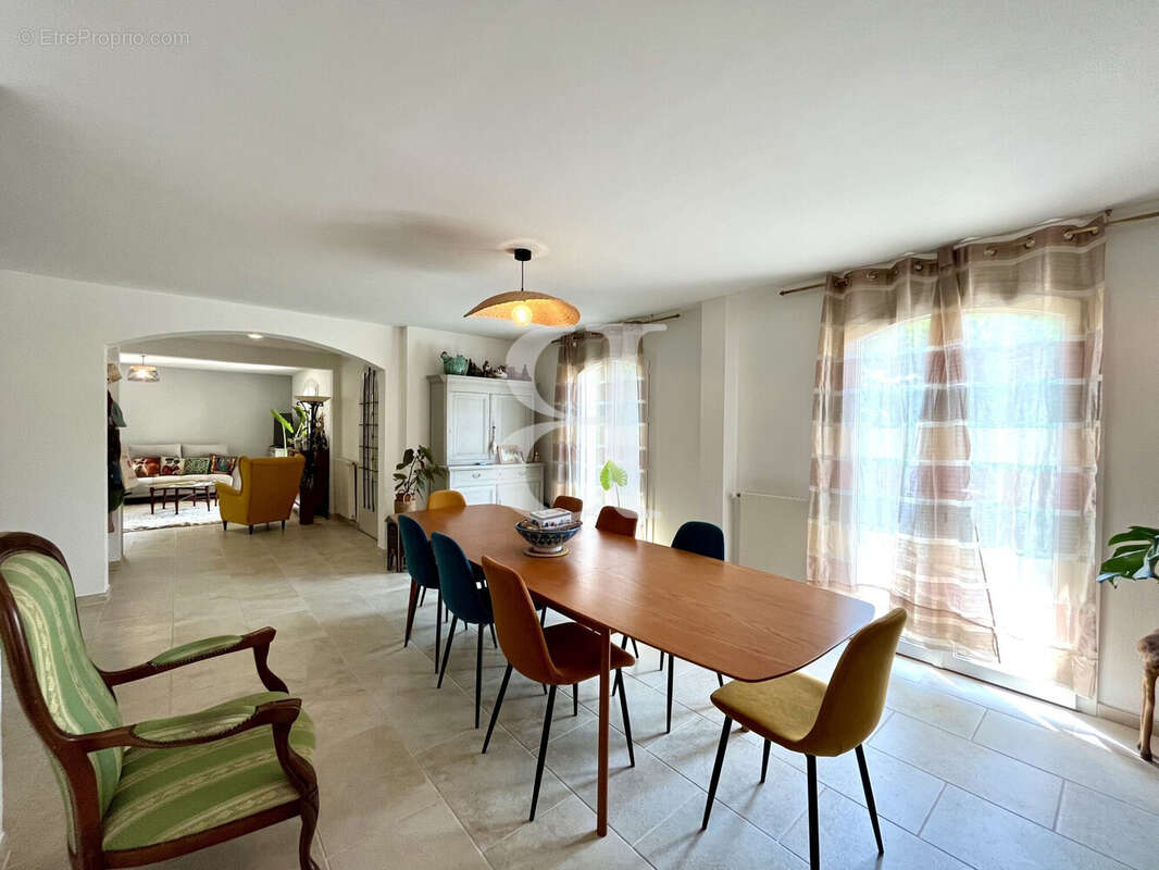 Maison 145 m² à Saint-Remy-De-Provence  - photo 9