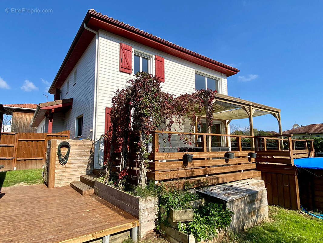 Maison à SAINT-LAURENT-DE-GOSSE