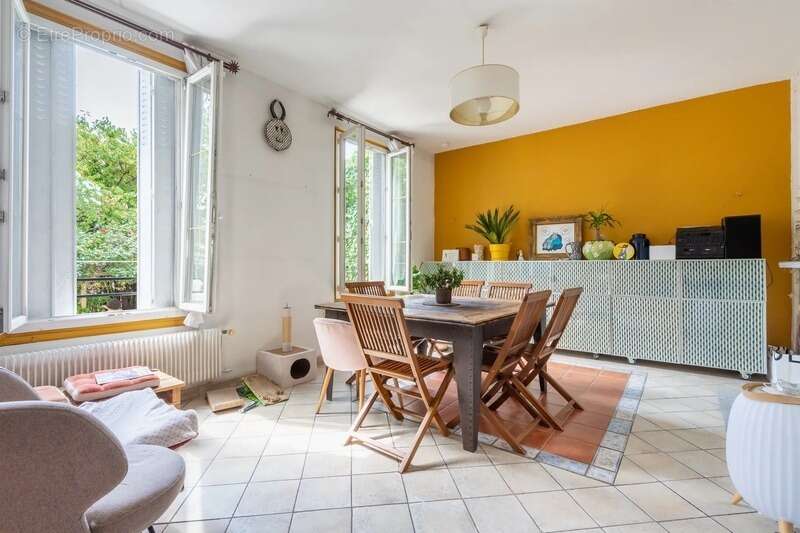 Maison à vendre 9 pièces AUBERVILLIERS (93) - photo 4