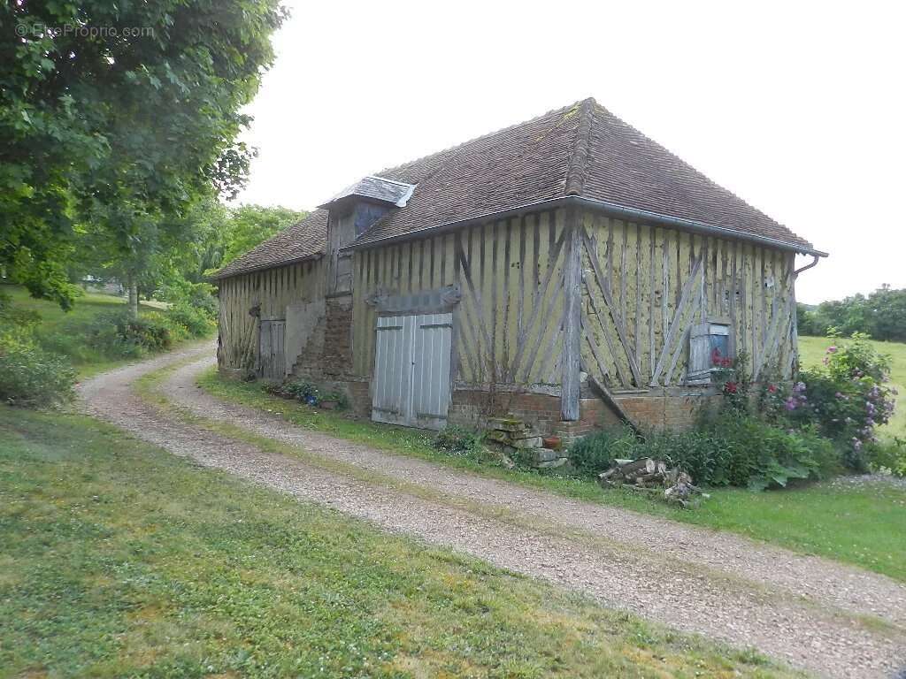 Maison à SAINT-PIERRE-SUR-DIVES