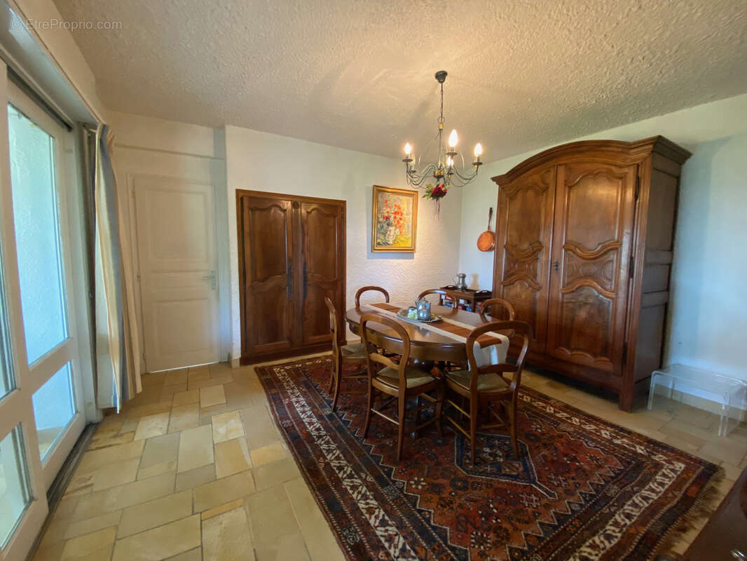 Maison à PUY-L&#039;EVEQUE