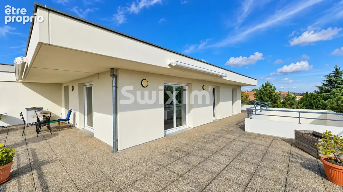 Sélestat — Un attique de 85 m² ouvert sur une terrasse panoramique de 105 m² - photo 1