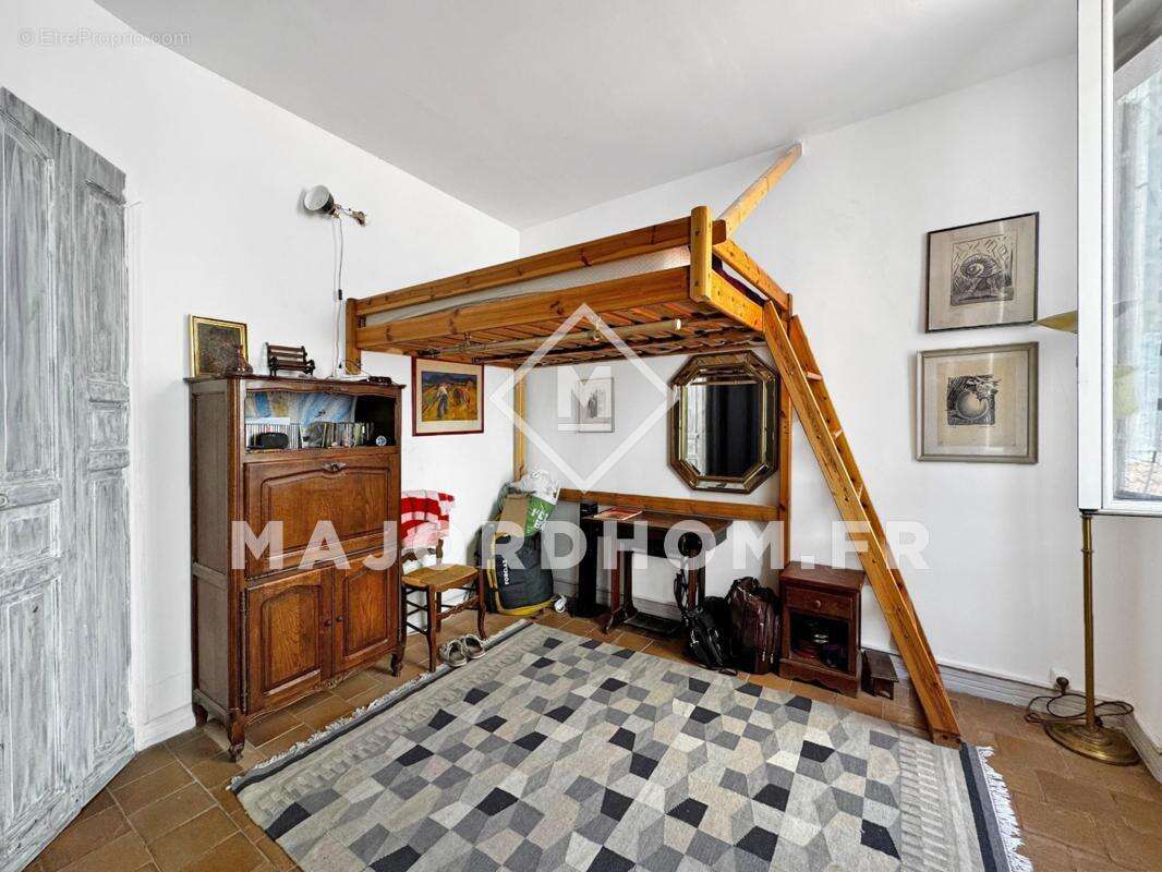 Appartement à MARSEILLE-1E