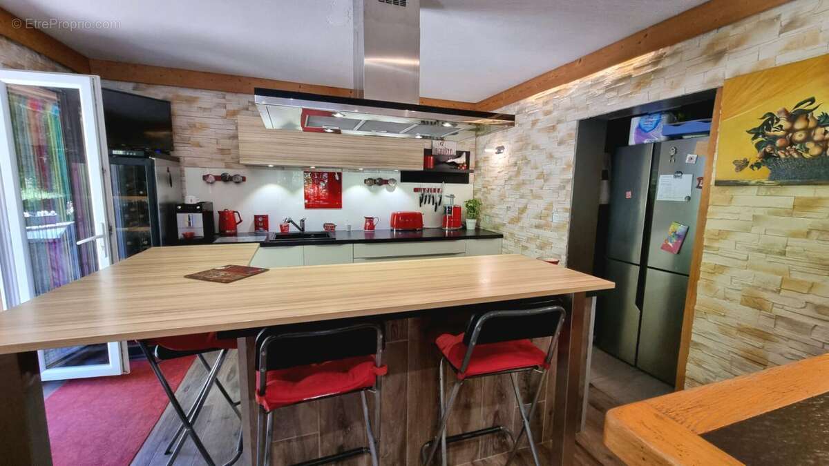 Maison Montmin 13 pièces 260 m2 - photo 4