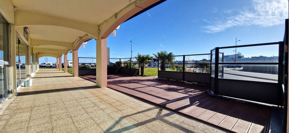 Commerce à GRANDCAMP-MAISY