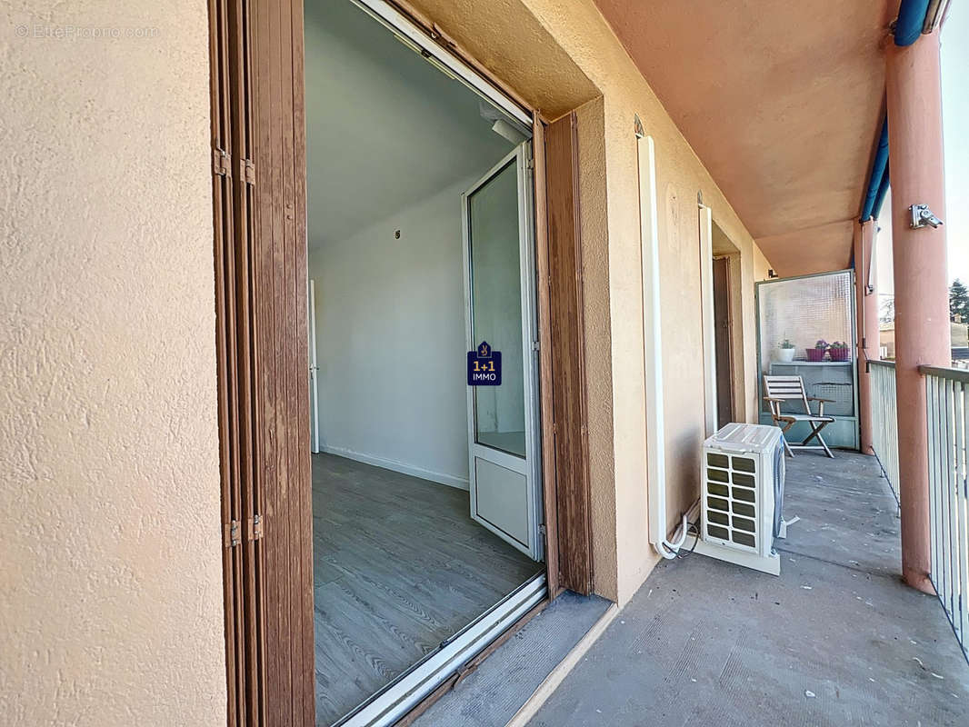 Appartement à LE MUY