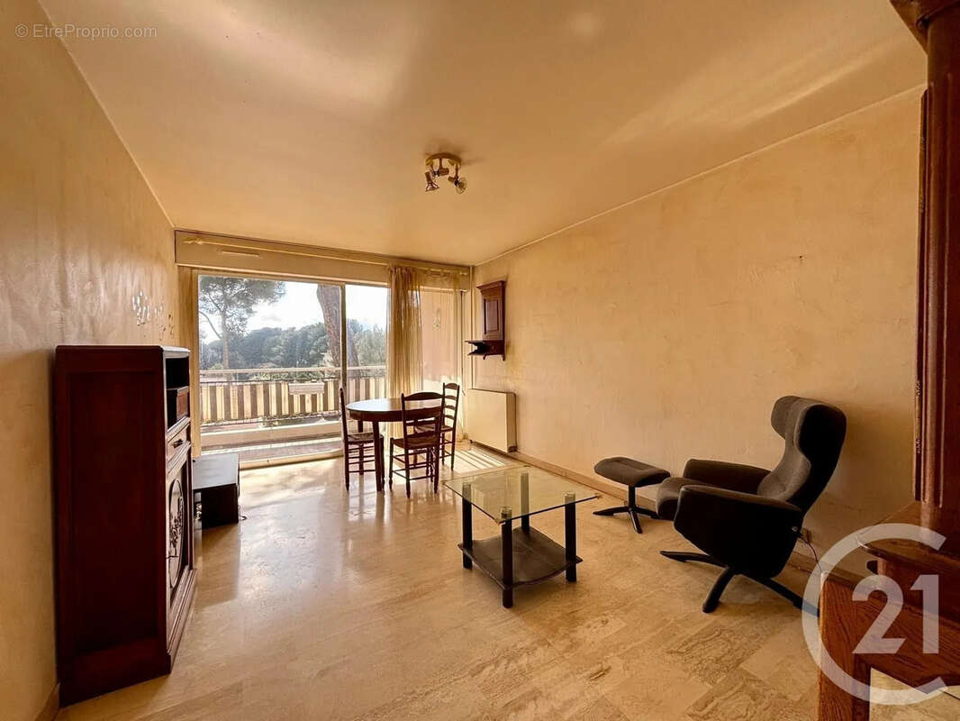 Appartement à LE CANNET