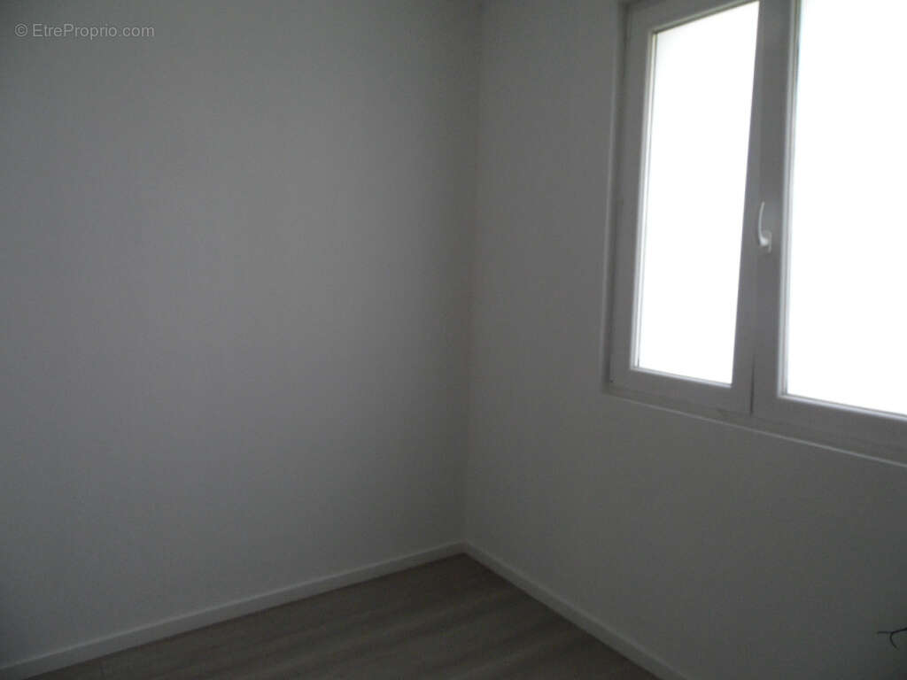 Maison à VIEUX-MOULIN