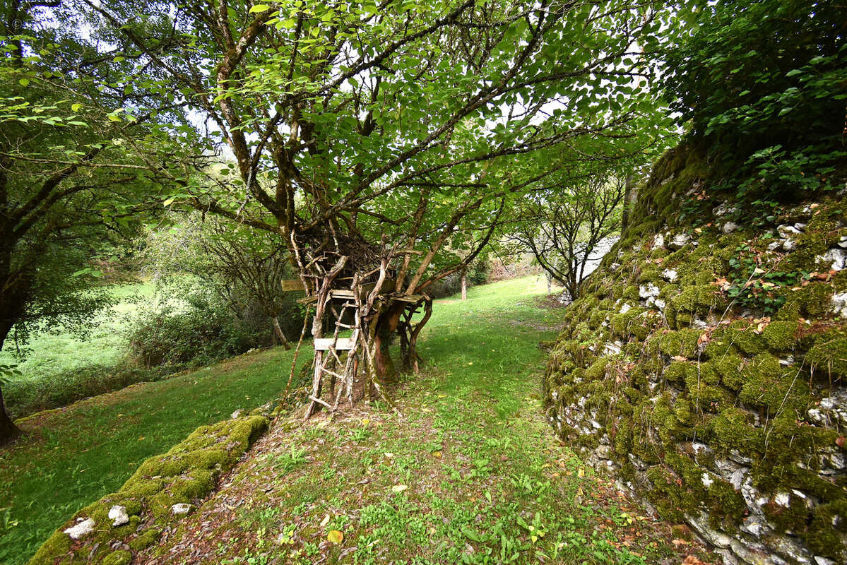Maison à MONTAIGU-DE-QUERCY