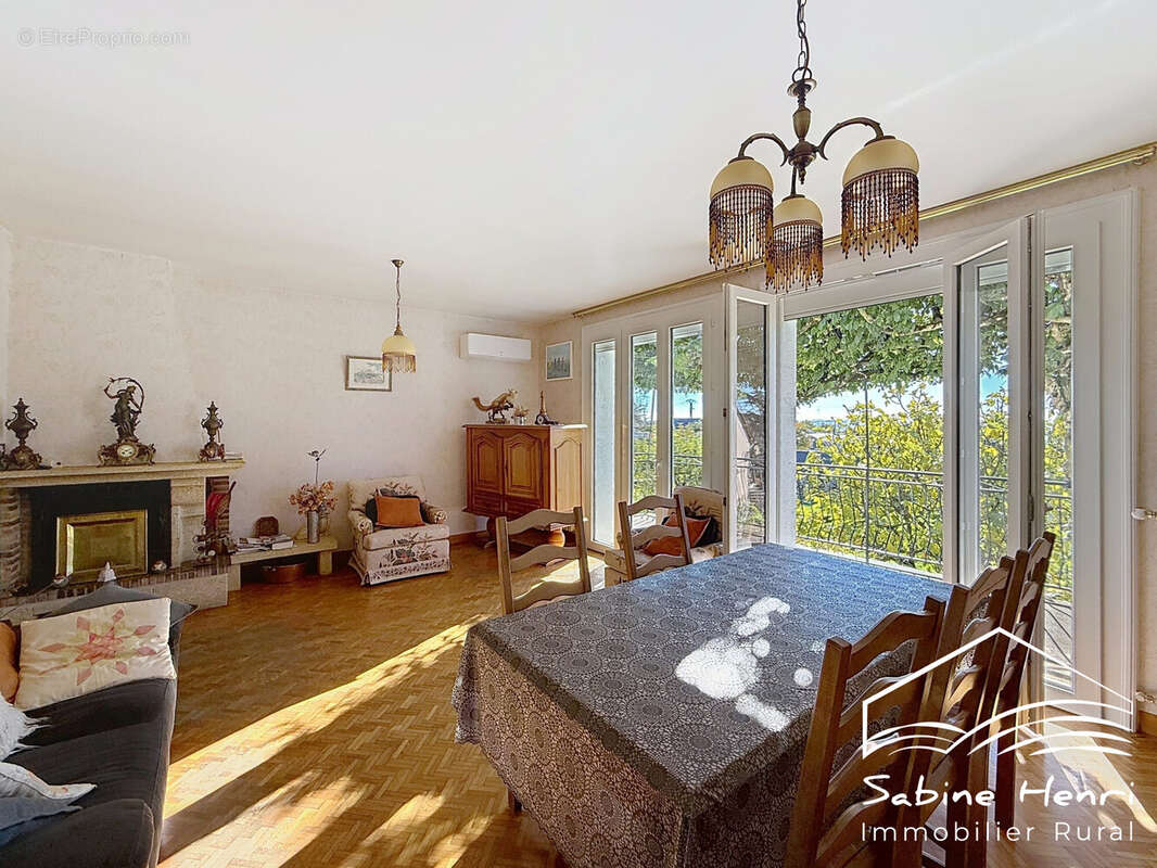 Maison à LA SALVETAT-PEYRALES