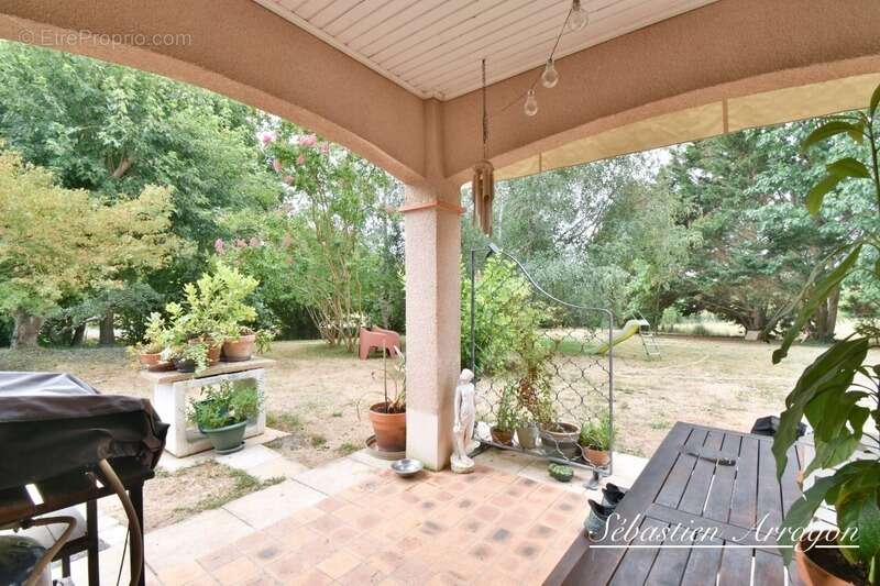 Entre Villeneuve-sur-Lot (47) et Saint-Sylvestre-sur-Lot – Belle maison de plain-pied avec piscine sur 3 800 m² - photo 14