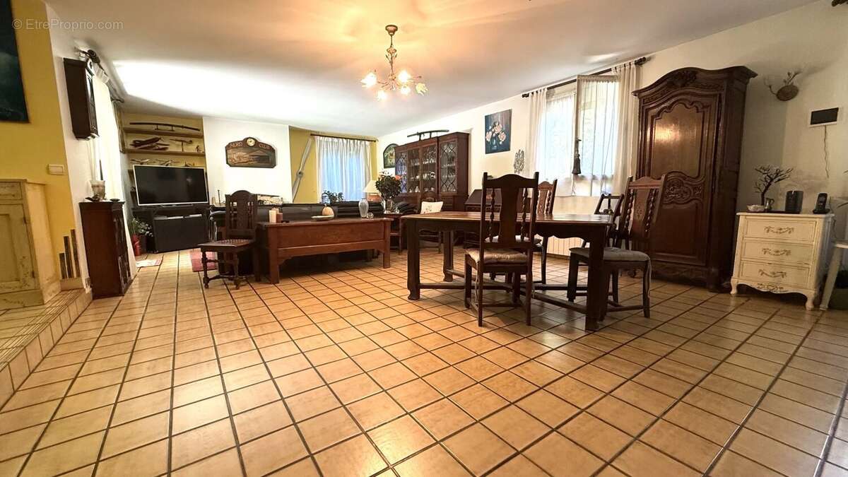 Maison à BOUFFEMONT