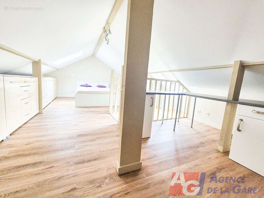 Appartement à SARTROUVILLE