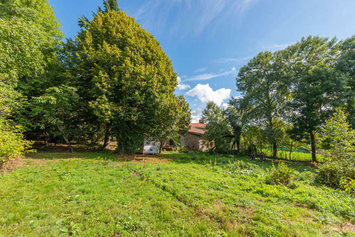 Maison à SAUVESSANGES
