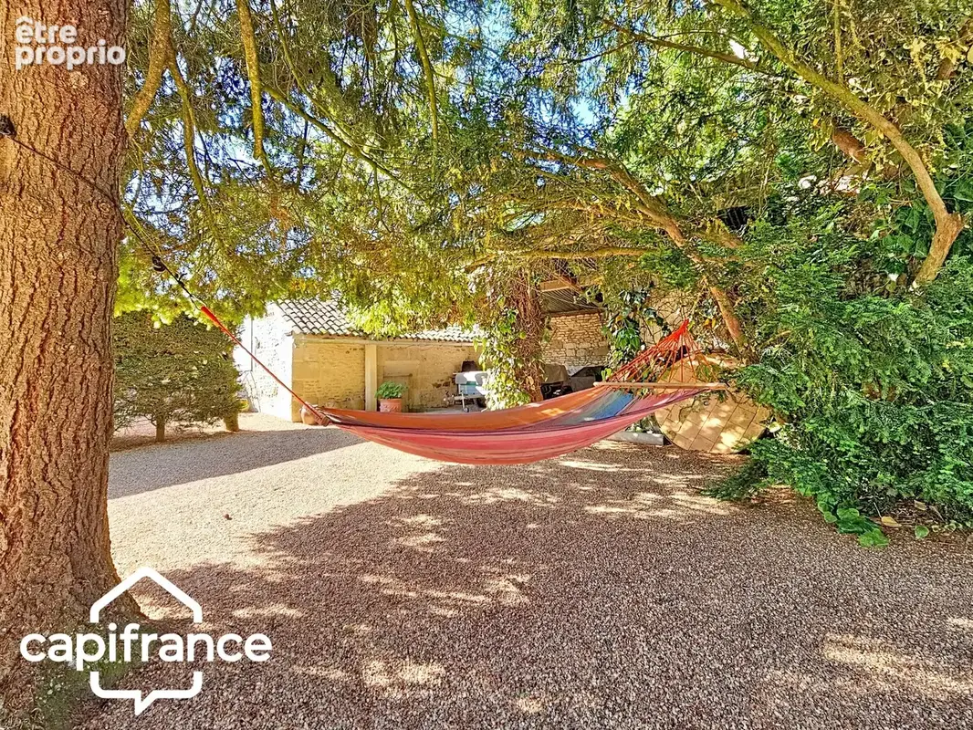 Saint-Martin-de-Sanzay (79) – Maison en pierre rénovée 203 m² – vie de plain-pied – studio indépendant – dépendances – terrain 4 - photo 17
