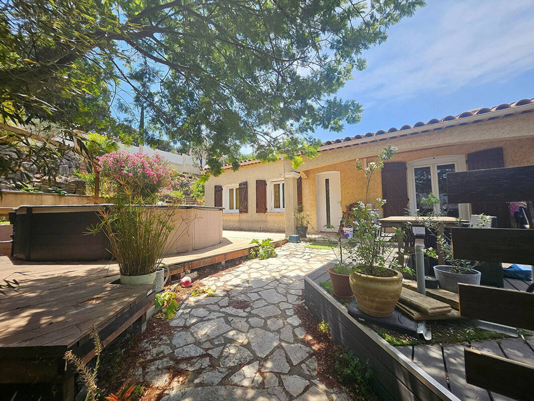 Maison à LA VALETTE-DU-VAR