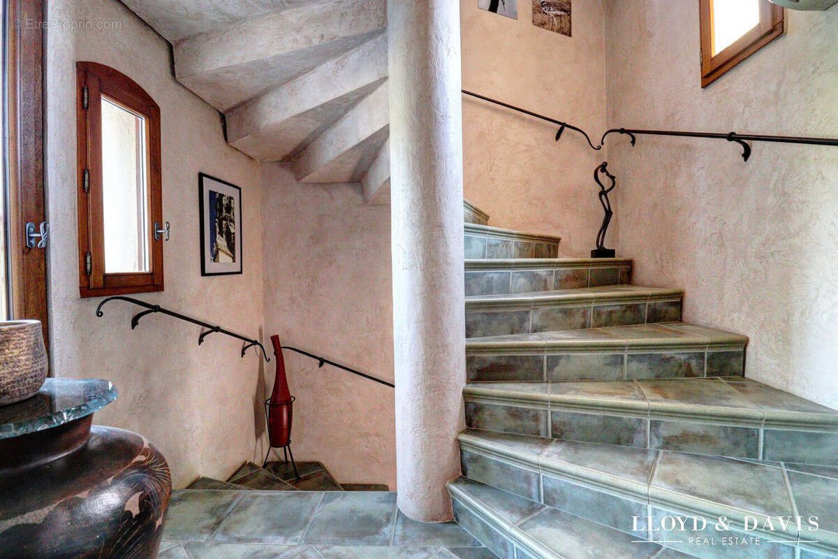 Maison 228 m² à Barberaz  - photo 7